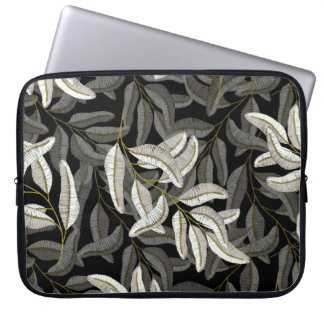 Geborduurde takken: zwart-wit print. laptop sleeve