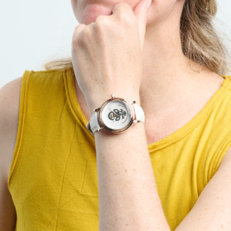 Geborduurde voorwerpen horloge