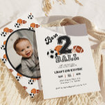 Geboren 2 Ball Sport Theme Jongen 2e Verjaardag Fo Kaart<br><div class="desc">Geboren 2 Ball Sport Theme Jongen 2e Verjaardagsfeestje Foto uitnodigingen</div>