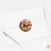 Geboren als wilde looppaarden ronde sticker (Envelop)