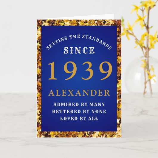 Geboren in 1939 Birthday Standard Blue Add Jouw na Kaart (Gele Bloem)