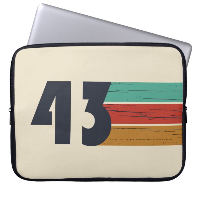 Geboren in 1943  laptop sleeve (Voorkant)