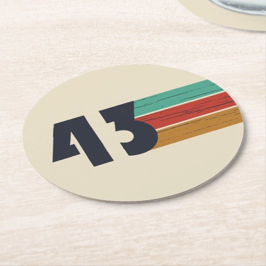 Geboren in 1943 ronde kartonnen onderzetter (Gebogen)