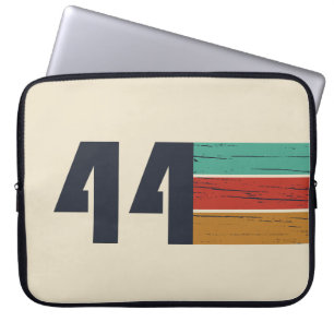 Geboren in 1944  80e verjaardag laptop sleeve