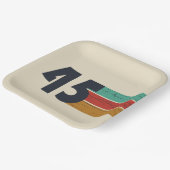 Geboren in 1945  80ste verjaardagscadeau papieren bordje (Gebogen)