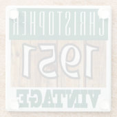 Geboren in 1951 glazen onderzetter (Achterkant)