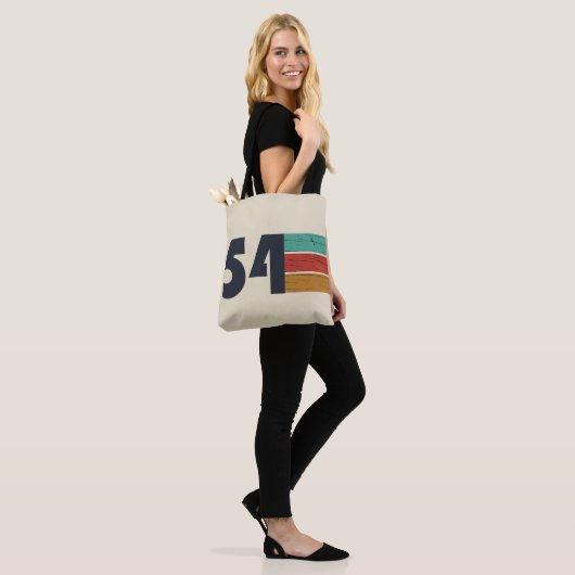 Geboren in 1954  jaar tote bag (Op model)