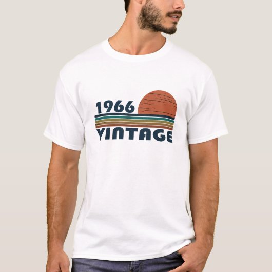 Geboren in 1966 op  verjaardag t-shirt (Voorkant)
