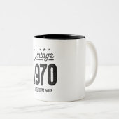 geboren in 1970 - 52e verjaardag Retro Classic Tweekleurige Koffiemok (Voorkant rechts)