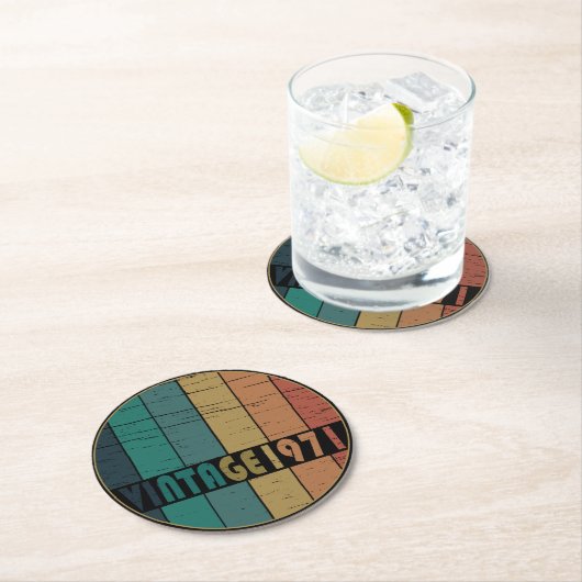 Geboren in 1971 op  leeftijd ronde kartonnen onderzetter (Insitu)