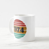 Geboren in 1974  verjaardagscadeau koffiemok (Voorkant links)