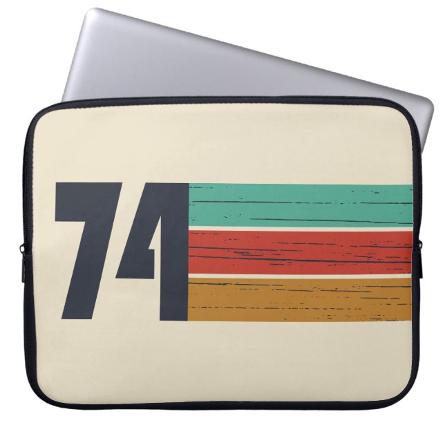 Geboren in 1974  verjaardagscadeau laptop sleeve (Voorkant)