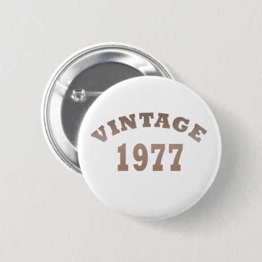 geboren in 1977  verjaardag ronde button 5,7 cm (Voorkant /achterkant)