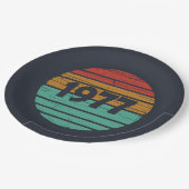 Geboren in 1977  verjaardagscadeau papieren bordje (Gekanteld)