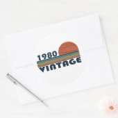 Geboren in 1980  verjaardagscadeau ronde sticker (Envelop)