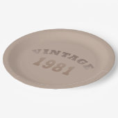 Geboren in 1981 op  verjaardag papieren bordje (Gekanteld)