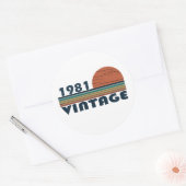 Geboren in 1981  verjaardagscadeau ronde sticker (Envelop)