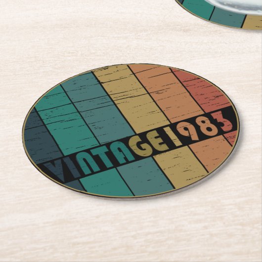 Geboren in 1983 op  verjaardag ronde kartonnen onderzetter (Gebogen)