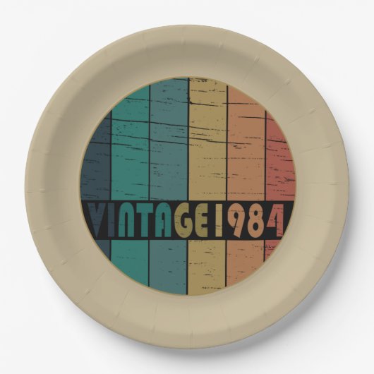 Geboren in 1984 op verjaardag papieren bordje (Voorkant)