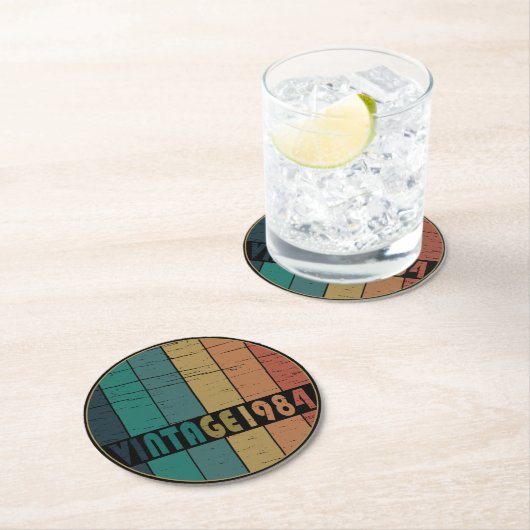 Geboren in 1984 op  verjaardag ronde kartonnen onderzetter (Insitu)