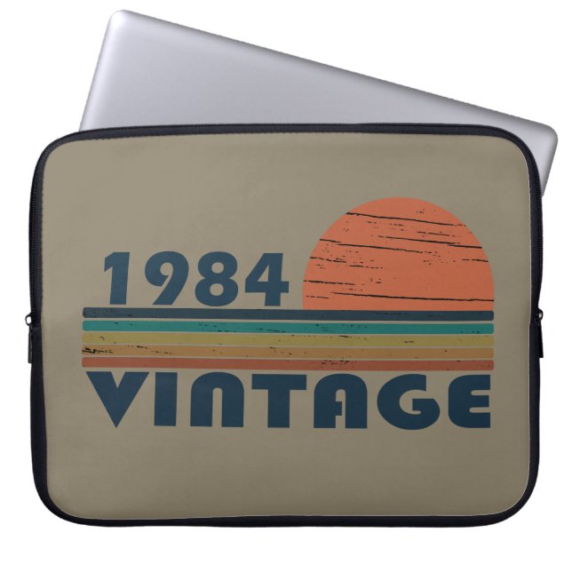 Geboren in 1984  verjaardagscadeau laptop sleeve (Voorkant)