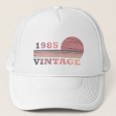 geboren in 1985  verjaardag roze en paars trucker pet (Voorkant)