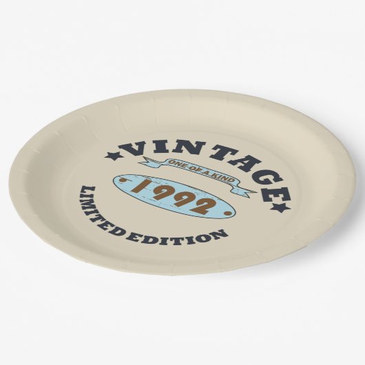 Geboren in 1992  verjaardagscadeau papieren bordje (Gekanteld)