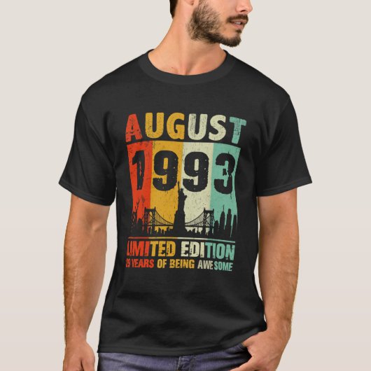 GEBOREN IN AUGUSTUS 1993 BIRTHDAY BEPERKTE EDITIJD T-SHIRT (Voorkant)