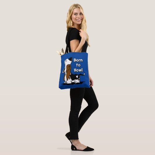 Geboren in howl tote bag (Op model)