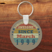 geboren in maart 1999  verjaardag sleutelhanger (Voorkant)