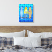 Geboren om Blauwe Tiki te surf Canvas Afdruk (Insitu (Slaapkamer))