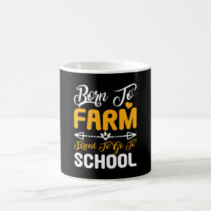 Geboren om te boeren, gedwongen om naar school te  koffiemok