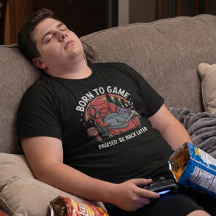 Geboren om te gamen Kat Slapend in Gamerstoel T-shirt