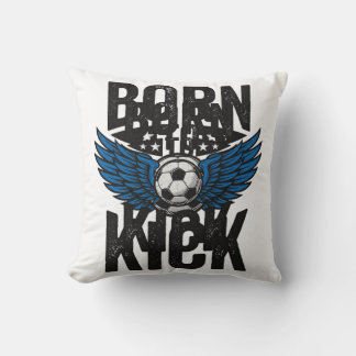 Geboren om Vintage Voetbalvleugels T-shirtontwerp_ Kussen