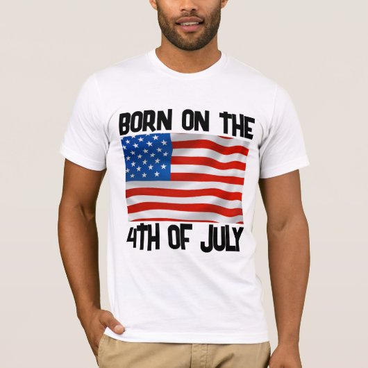 GEBOREN OP 4 JULI T-SHIRTS T-SHIRT (Voorkant)