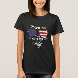 Geboren op 4 juli Zonnebrillen vierde verjaardag p T-shirt