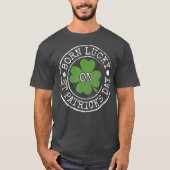 Geboren op Lucky op St Patricks Day Irish Clovers T-shirt (Voorkant)