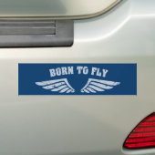 Geboren op vliegende vleugels bumpersticker (Op auto)