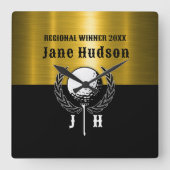 Geborsteld Goud Custom Golf Monogram Ontwerp Vierkante Klok (Voorkant)