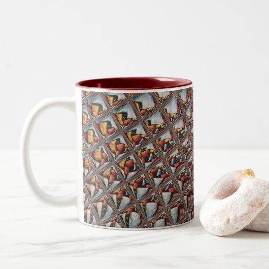 Gebosseerde Ash Grey Maroon Checkered: een moderne Tweekleurige Koffiemok (Met donut)