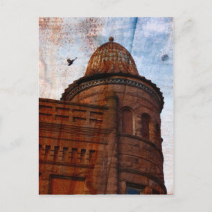 gebouw in Fort Madison met roestachtergrond Briefkaart