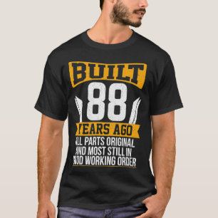 Gebouwd 88 jaar geleden Originele Onderdelen Grapp T-shirt