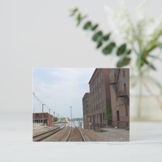 Gebouwen en overstroomde sporen in Burlington, Iow Briefkaart (Staand voorkant)