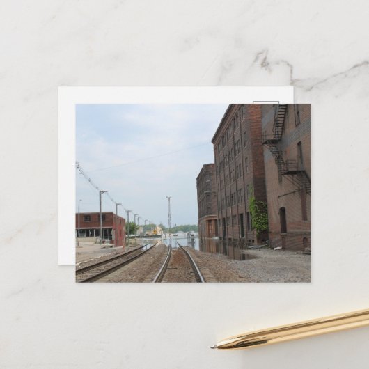 Gebouwen en overstroomde sporen in Burlington, Iow Briefkaart (Voorkant / Achterkant in situ)