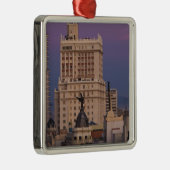 Gebouwen langs Gran Via en Edificio Espana Metalen Ornament (Rechts)