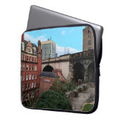 Gebouwen van Newcastle Laptop Sleeve (Voorkant Links)