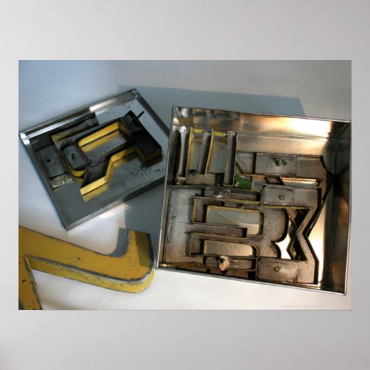 Gebouw's Game Metal Letters Typografie Poster (Voorkant)