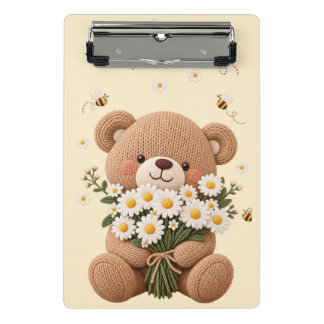 Gebreide teddybeer met madeliefjesboeket en lief b mini klembord