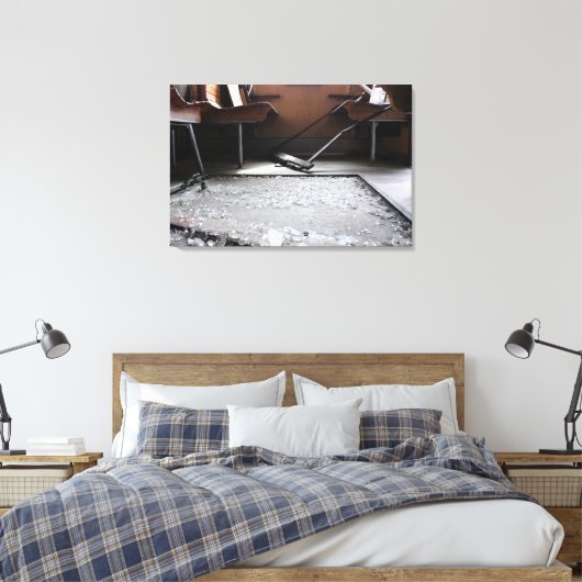 Gebroken glas op het aardverzegelde treinstanvas canvas afdruk (Insitu (Slaapkamer))
