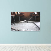 Gebroken glas op het aardverzegelde treinstanvas canvas afdruk (Insitu (Houten vloer))